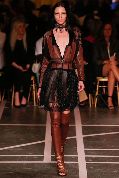 Look 25